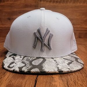 New Era 59FIFTY MLB New York Yankees White/Gray Snakeskin Hat Cap Size 7 5/8